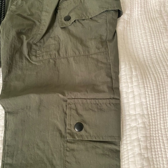 green cargo pants - Picture 2 of 4